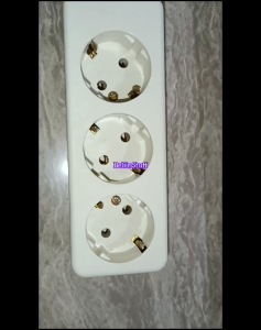 Stopkontak Arde Portabel UTICON 3 Lubang/ 3-Way Multi Outlet ST-138