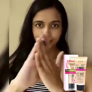 Sunscreen Whitening Sun Cream Daily Sunscreen with SPF 90+ PA*** UVA/UVB Protection 45g Sun Protect and Moisture Lotion SPF 90 Sunscreen Whitening Sun Cream SPF 90+ Facial Body Skin Protective Cream Anti-Aging Oil-control Moisturizing Face Sunscreen