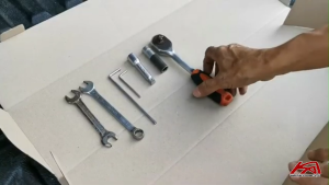 Tailgate Lift Assist ชุดผ่อนแรงฝาท้ายกระบะ TOYOTA REVO 2015-2024 Rocco ยี่ห้อ Lift tech