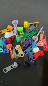 Kepala Resleting / Zipper Plastik No.5 (isi 100 pcs)