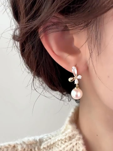LL 18K gold Fashional Sweet diamond bow colored pearl earrings ES63642