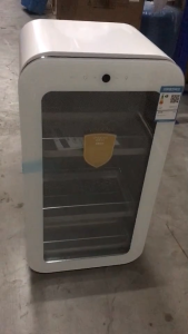 MANOWSHOPZ ตู้แช่เย็น ตู้เย็น รุ่น JC-70B ความจุ 71ลิตร ตู้แช่เครื่องดื่ม ชั้นวางของ3ชั้น กำลังไฟ80W สีโพล่าไวท์