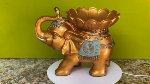 Tượng Voi dâng quả voi trang trí ban thờ thần tài phòng khách phòng làm việc.....