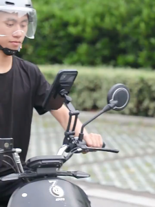 Holder Hp Motor Waterproof Anti Air Kuat Kokoh Untuk Pemasangan Di Stang Motor /Dudukan ponsel kaca spion kendaraan listrik braket navigasi tetap bersepeda peredam kejut dan tahan air