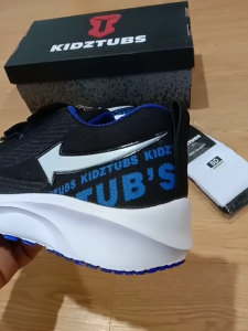 KIDZTUBS Sepatu Sekolah Anak Laki Laki Warna Hitam Biru Merah Murah Rekat Kecil Tanggung Umur 6-10 Tahun-Sepatu1907082024