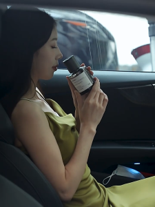 Nước Hoa Ô Tô Cao Cấp Qissa thơm ô tô - Hương Hoa Cỏ Kết Hợp Gỗ Thơm Trầm Ấm Khử MùiChống Say XeDung Tích lọ nước hoa ô tô dầu thơm xe ôtô 6 hương lựa chọn160ML