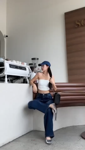 กางเกงยีนส์เอวสูงทรงลิซ่า กะบอกใหญ่ผ้าไม่ยืด ป้าย Punny jeans