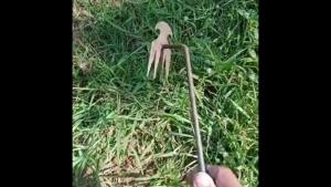 Alat Berkebun Penyiang Pencaput Rumput Gulma GERIGI 41CM