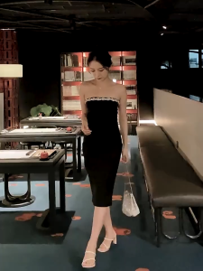 Đầm ống hở vai phong cách sang trọng váy mới xẻ tà đen hở lưng váy dài cao cấp