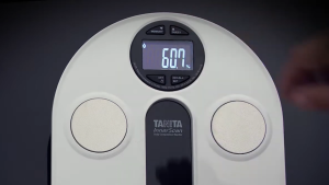 Cân Điện Tử TANITA Phân Tích Chỉ Số Cơ Thể Điện Tử KARADA UM-076