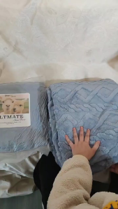 Homedecoration new design stripes velvet fleece home blanket 100*150CM&150 *200CM