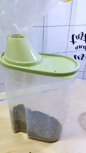 กล่องเก็บอาหารแห้ง พร้อมถ้วยตวง กล่องสูญญากาศ ปิดสนิท  ปิดผนึกอย่างดี กันความชื้น