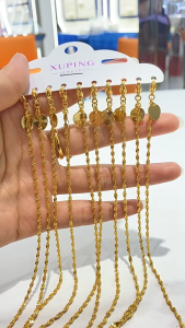 สร้อยข้อมืออิตาลีทําจากทองคําแท้ (18k) น้ําหนัก 2.6 กรัม และเป็นทองคําแท้ 92.9% ทอง แท้ หลุด จำนำ