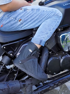 Rain Shoe Covers Are Waterproof Non Slip Thickened And Wear-Resistant For Outdoor Men And Women Riding In Rainy Weather. They Are Waterproof Sand Resistant And Have a High Cylinder For Rain Protection