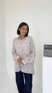 Ixora Boni Oversized Shirt - Kemeja Wanita Oversize Lengan Panjang Motif Abstrak