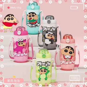 ขวดน้ําชินจัง พร้อมหลอด เก็บอุณหภูมิ สำหรับเด็ก ขนาด500 มล. ลายน่ารัก ความจุขนาดใหญ่กาต้มน้ําโรงเรียน