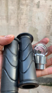 Handgrip handfat model Honda set Jalu stang model Genio CHROME kanan kiri universal bisa di semua jenis motor WJY55