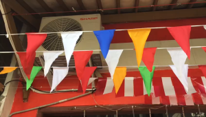Bendera umbul umbul kain segitiga merah putih warna warni gantungan DIRGAHAYU HUT RI