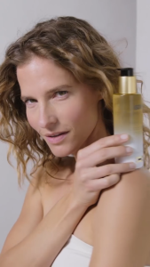 ISDIN ISDINCEUTICS ESSENTIAL CLEANSING คลีนซิ่งออยล์ ตัวช่วยทำความสะอาดผิวล้ำลึก ฟื้นบำรุงผิวอย่างอ่อนโยน