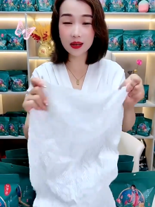 (30cm*35cm) Tuala Muka Kapas Mampat/Disposable Compressed Towel Travel Packaging