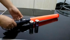 54cm Senter Parkir Tongkat Lampu Lalin Stik Tukang Lalu Lintas Stik Polis Vanstar Super Terang Nyala LED Juru Jukir Panjang