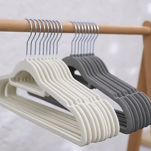 ไม้แขวนหุ้มกำมะหยี่ ไม้แขวนเสื้อกันลื่น ไม้แขวนเสื้อ Flocking Hanger ยกแพ็ค 10ชิ้น หนังกำมะหยี่กันลื่น สำหรับแขวนเสื้อเชิ้ต สูท Simple Thailand