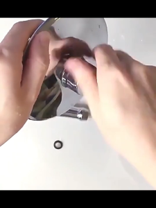 6 Inch Super Pressurized Handheld Overhead Universal Shower Head Round Ultra-thin Bathroom Shower Head 360° Rotating Shower Head