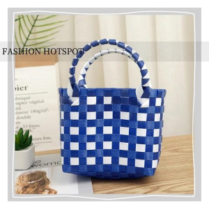 KDAShop ฮิตมาก กระเป๋าแฟชั่นรักษ์โลก รุ่นนี้ผลิตจากพลาสติก นำมาถักสานต่อ เป็นลายตารางสุดน่ารัก ใช้แทนถุงพลาสติกลดโลกร้อน ของมันต้องมีนะแม่ งานปังจริง ถูกสุดคุ้ม