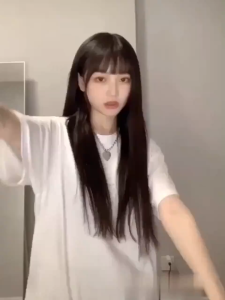 Wig set untuk wanita dengan rambut panjang tengah tombol sampai bahu rambut kolarbon wajah bulat bunga mutiara fluffiness alami wig merah mata set kepala penuh