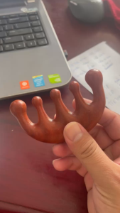 Lược gỗ đàn hương 5 răng tròn massage da đầu cải thiện tình trạng nhức đầu  mất ngủ giảm căng thẳng lưu thông tuần hoàn máu.