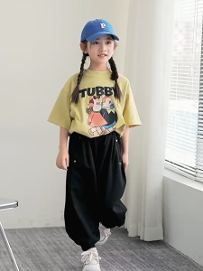 REALSELF เสื้อผ้าเด็กผญ เสื้อเด็กหญิง พิมพ์ลายกราฟิกเกาหลีสุดเก๋ เสื้อเชิ้ตแขนสั้นผ้าฝ้ายสำหรับเด็กสวมใส่สบาย2431