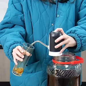 เครื่องกดน้ำอัตโนมัติ เครื่องปั๊มน้ำ ใช้มือกด น้ำดื่ม น้ำถัง สะดวก ใช้งานง่าย ทันสมัย ไม่ต้องยกถัง (แบบชาร์จไฟ USB)