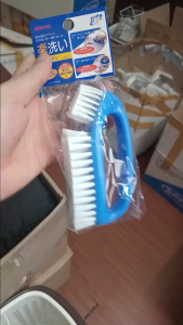 Bàn chải giặt đồ Aisen Nhật Bản LK071 tay cầm tiện lợi độ bền cao