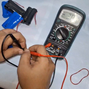 Baterai Charger Mainan Anak RC Type DOUBLE 2X 18650 3.7V 6800mAh Soket SM HITAM 2 pin