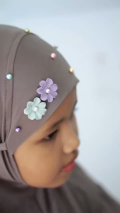 Jilbab Bergo Anak Rainbow dan Jilbab Mutiara Bunga Jersey