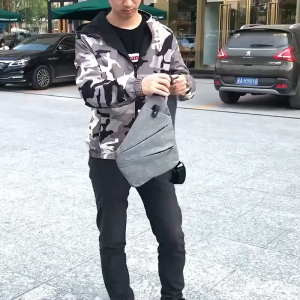 กระเป๋าสะพาย แฟชั่น กันน้ำ พร้อมส่ง สไตล์สปอร์ต