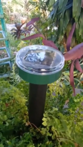 Solar Mole Repeller Solar Powered Ultrasonic Rat Mouse Buzz Snake Repellent Waterproof Animal Repellers for Garden Tools Yards