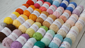 [READY STOCK] Meng Wa Wa 4ply cotton yarn for crochet & knitting | doll cotton yarn | Benang | chrochet  milk yarn | Good Quality  萌娃娃四股牛奶棉毛线