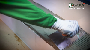 CACTUS จมูกบันไดอลูมิเนียมสอดยาง ขนาด 50mm. ความยาว 2m. สี งา สียาง เทา / ดำ