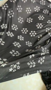 Vải Thun Đen In Sơn Ngôi Sao - Chất Mỏng Vừa Rũ Đàn Hồi 2 Chiều Khổ 1m5 - May Áo Thun Đầm Váy