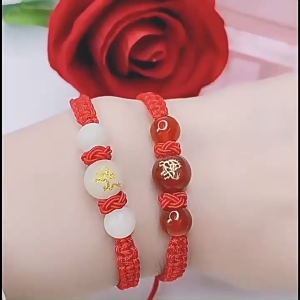 Vòng tết chỉ đỏ (đen) con giáp tuổi ngọ - Vòng tay đá hình con ngựa - May mắn tài lộc