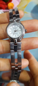 Đồng hồ nữ quattro dây thép không gỉ second hand si nhật- đã qua sử dụng