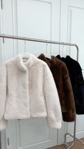 C47 Earth tone fur jacket แจ็คเก็ตขนเฟอร์นุ่มๆ