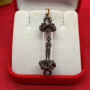 จี้ไอ้ไข่ ตะกรุดไอ้ไข่ ขนาด 0.8x2.7cm ลงยาดำ ใส่เสริมบารมี โชคลาภ ใส่ได้ทุกโอกาส งานสวย พร้อมบูชา รูปถ่ายจากสินค้าจริง