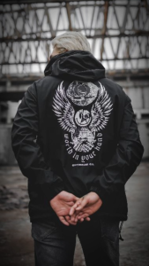 Jaket Cagoule Pria: Pilihan Terbaik Untuk Aktivitas Outdoor