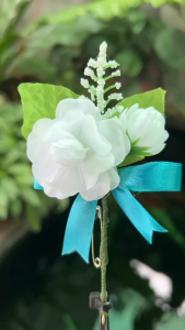 เข็มกลัดดอกมะลิ ดอกมะลิวันแม่ ของขวัญวันแม่ ขนาด 2.5*4 นิ้ว พร้อมส่ง (แถมฟรีการ์ดอวยพร)