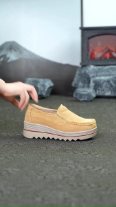 LUOXIWEI Women Loafers Rubber Shoes for Women Suede Leather Wedge Shoes Platform Ladies Moccasin Topsider