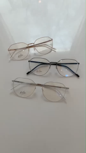 Polin ANDERSSON กรอบแว่นน้ำหนัก เบาทน ไร้สกรู ทรงสวยหรู