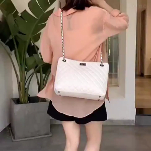 Tas Slempang Wanita Mewah: Desain & Model Terbaru