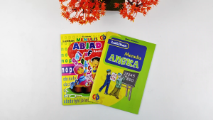 Buku Latihan Menulis Abjad & Angka Kecil: Kegiatan Belajar Menulis untuk Anak